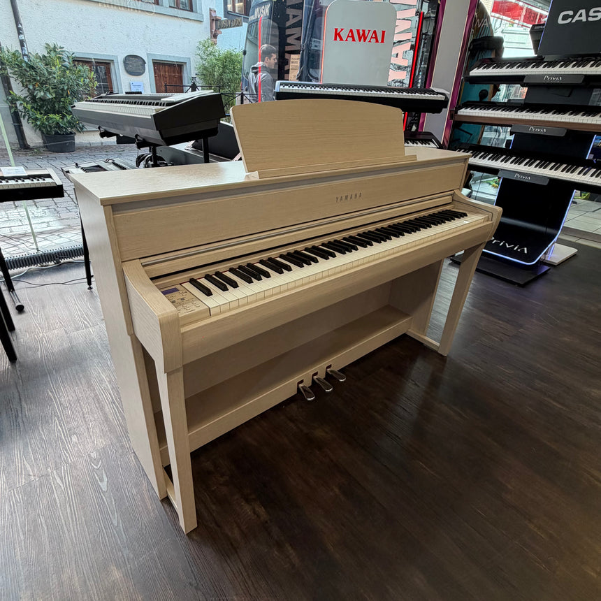 Yamaha E - Piano CLP - 675 white ash Occasion, sehr guter Zustand Bj. 2020 (gebraucht) - Musik-Ebert Gmbh