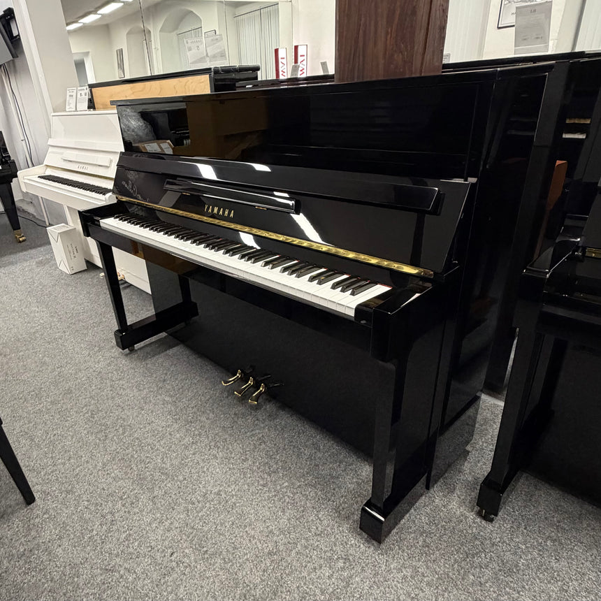 Yamaha Klavier E 116 T Occasion – schwarz poliert, Bj. 1997, sehr guter Zustand (gebraucht)