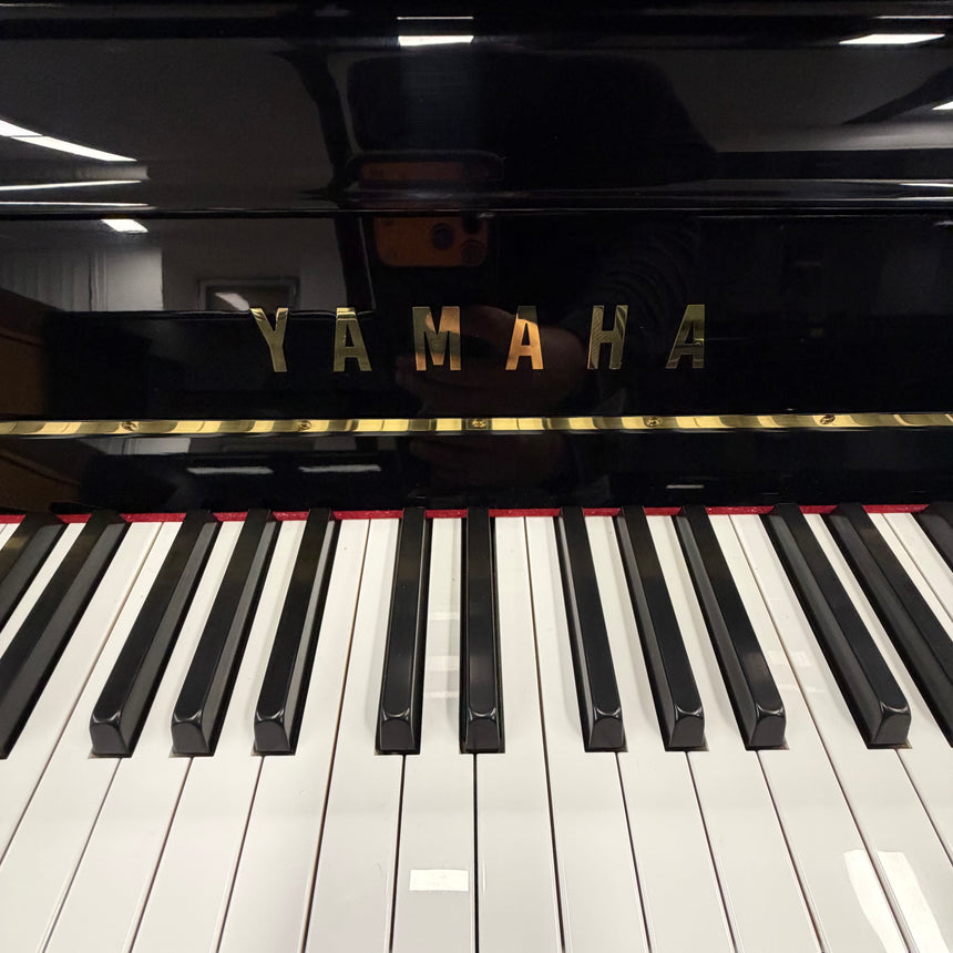 Yamaha Klavier E 116 T Occasion – schwarz poliert, Bj. 1997, sehr guter Zustand (gebraucht)