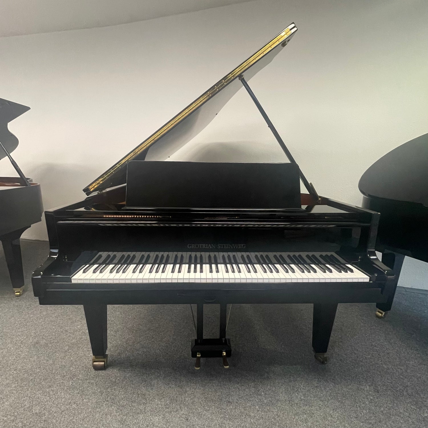 GROTRIAN - STEINWEG Flügel Mod. 189 Occasion schwarz poliert Bj. 1982 sehr guter Zustand(gebraucht) - Musik-Ebert Gmbh