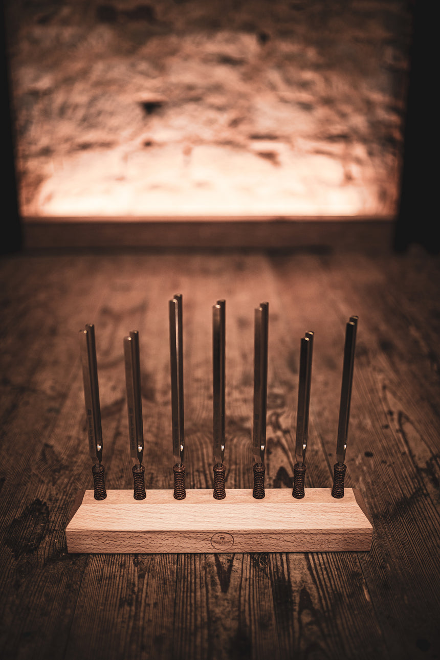 Meinl TTF-SET-CHA-7 tuning fork set with cork handles – set on wooden holder