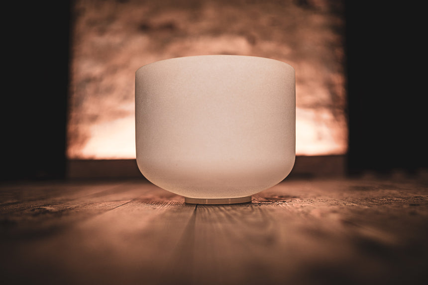 MEINL Sonic Energy CSB9A, blanc dépoli – sous un éclairage chaleureux