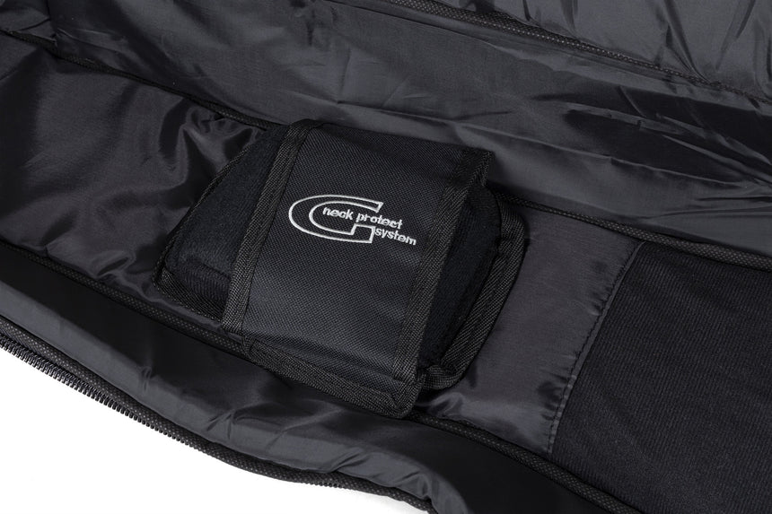 GEWA Premium 20 Western-Gitarrentasche, schwarz – Detail der Innenpolsterung am Hals