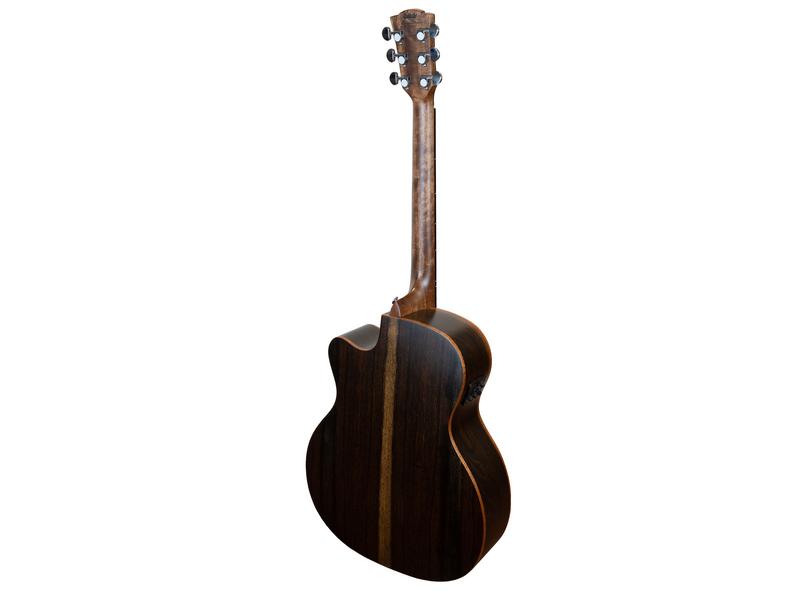MERIDA Scar Junior – Rückansicht mit Bocote an Boden und Zargen
