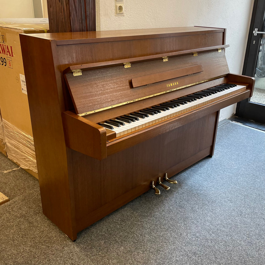 Yamaha Klavier M1J Nussbaum satiniert (gebraucht) - Musik-Ebert Gmbh