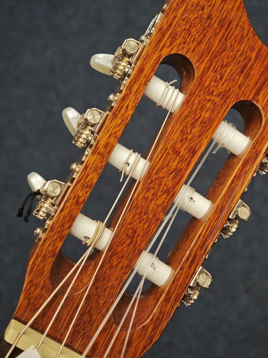 AMANO 4A Konzertgitarre 4/4 B-Ware - Musik-Ebert Gmbh