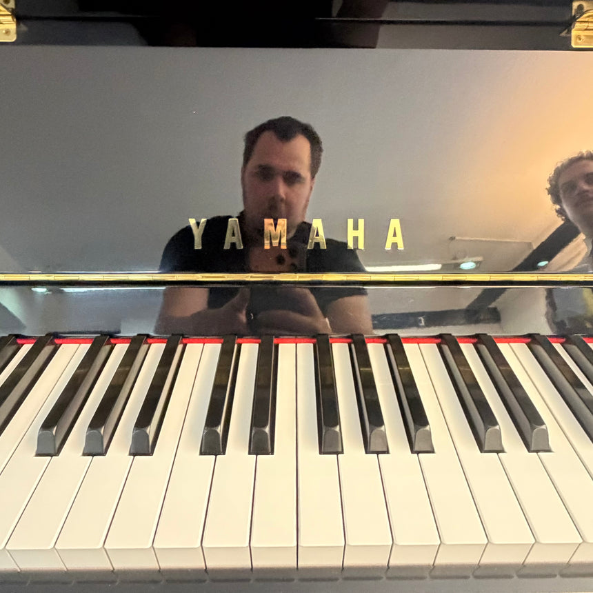 Yamaha Gran Touch GT 2 schwarz poliert Occasion Bj. 2011 (gebraucht) - Musik-Ebert Gmbh