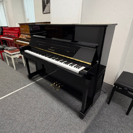Yamaha Klavier P 121 HG SH2 Occasion – schwarz poliert, mit Silent-System, Bj. 2021 (gebraucht)