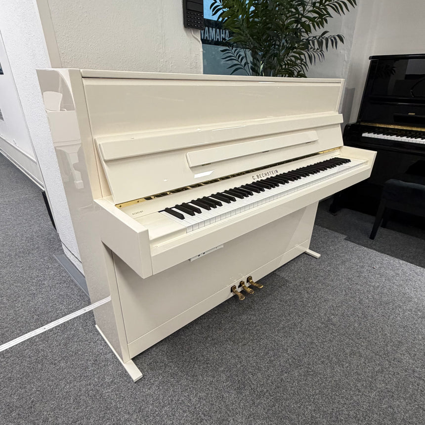 C. Bechstein Klavier A 2 Occasion – weiß poliert, mit Vario-System, Bj. 2019, neuwertig (gebraucht)