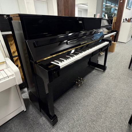 Yamaha Klavier E 116 T Occasion – schwarz poliert, Bj. 1997, sehr guter Zustand (gebraucht) - Musik-Ebert Gmbh