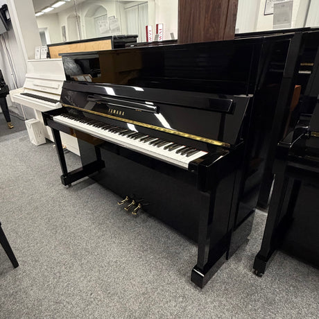 Yamaha Klavier E 116 T Occasion – schwarz poliert, Bj. 1997, sehr guter Zustand (gebraucht) - Musik-Ebert Gmbh