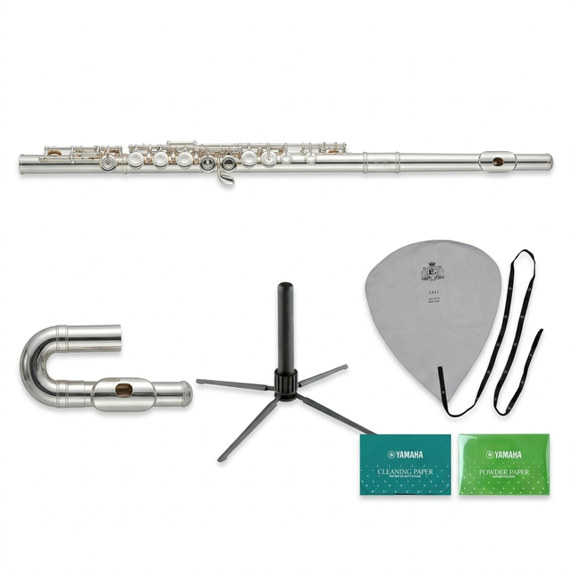 Yamaha YFL-212 Querflöte Kinder-Set – Set-Bild mit gebogenem Kopfstück, Ständer und Pflegeset