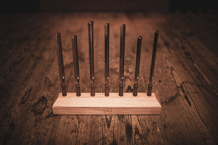 Meinl TTF-SET-CHA-7 tuning fork set with cork handles – set on wooden holder