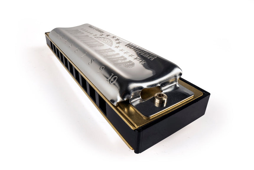 HOHNER Big River Harp MS – Close three-quarter view