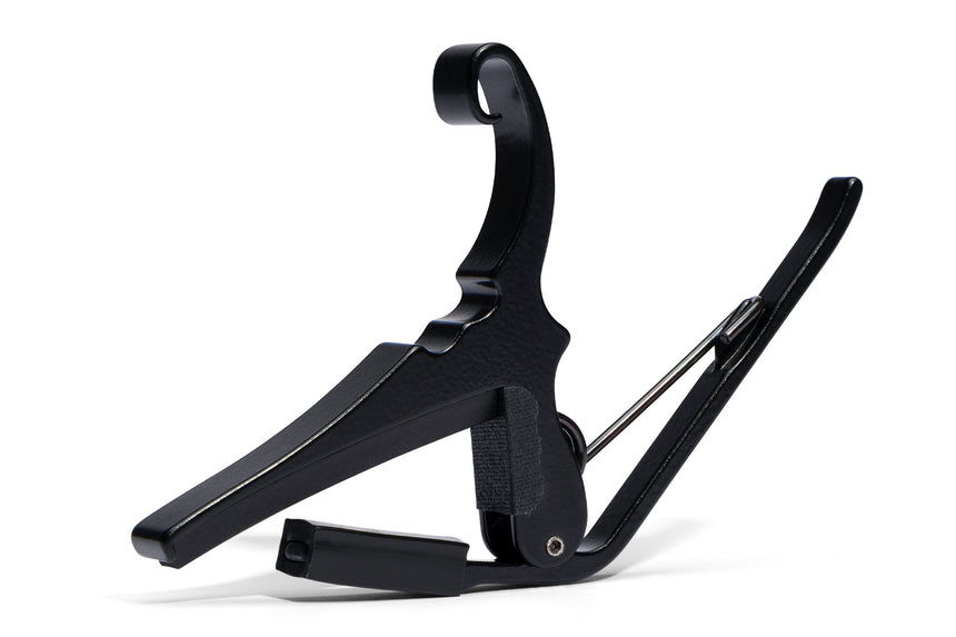 Capodastre Kyser KG6LTA noir à faible tension pour guitare acoustique – vue arrière sur fond blanc.