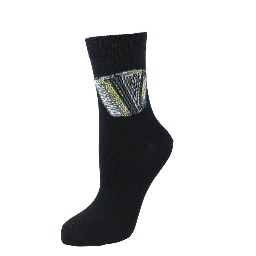 Chaussette Kübler noire tendue, motif accordéon, sur fond blanc