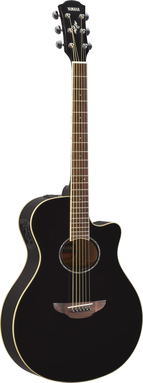 Yamaha APX600, noire – vue de face