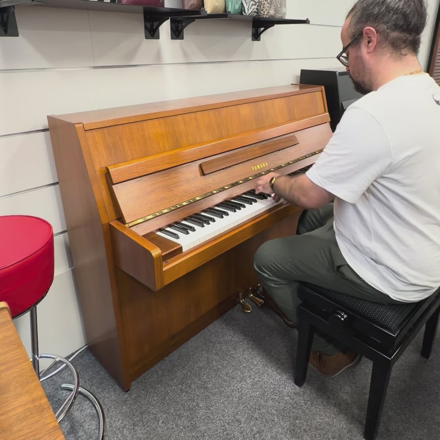 Yamaha Klavier M5J Nussbaum Bj. 1980 Original made in Japan (gebraucht)