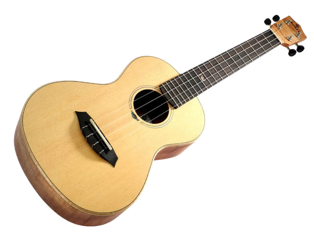 koki'o Massivfichte-Ahorn Tenor Ukulele U-SSPLFM-T mit Tasche - Musik-Ebert Gmbh
